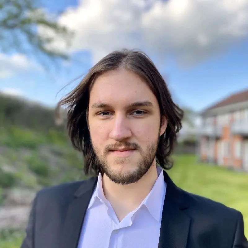 Headshot of Antonio Grosu